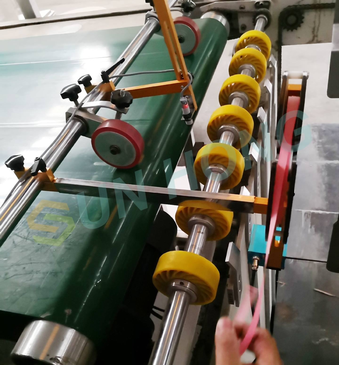 no crush wheel for corrugated cardboard production line